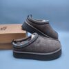 UGG sheep fur integrated half trailer 2553 joint trendy style thick sole foot kick women's snow boots walnut color 35-41