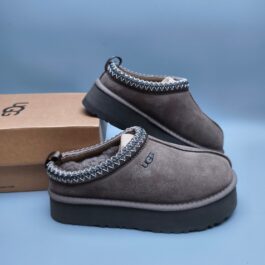 UGG sheep fur integrated half trailer 2553 joint trendy style thick sole foot kick women's snow boots walnut color 35-41