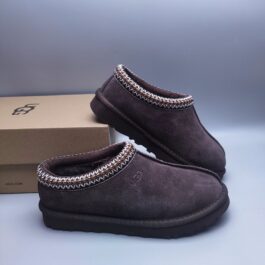 UGG sheep fur integrated snow boots 5955 chocolate foot kick home casual men's and women's styles in stock size 35-45