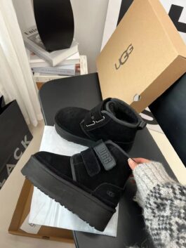 UGG sheep fur integrated snow boots thick soled double Velcro women's boots 0554 Chelsea boots black 35-40