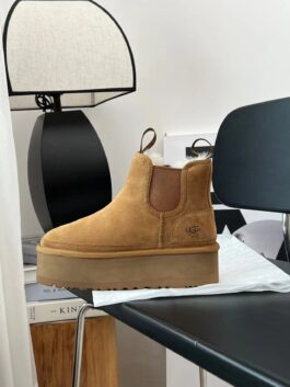 UGG sheep fur integrated snow boots Chelsea thick soled height increasing boots 1134526 women's casual and comfortable thick soled Chelsea fashion boots star style women's boots chestnut 35-40