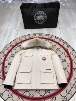 Canada Goose Down Jacket with Hood - Maximum Warmth and Style  E08-Expedition E08-Expedition KID SIZE height 110-150cm