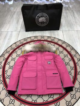 Canada Goose Down Jacket with Fur Trim - Luxurious Winter Wear E08-Expedition KID SIZE height 110-150cm