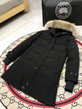 Canada Goose Insulated Down Jackets - Designed for Harsh Winters E15-Shelburne