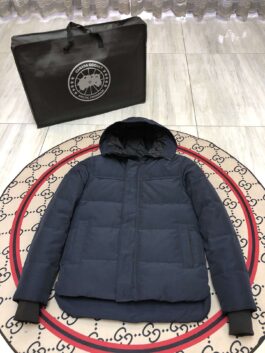 Women's Canada Goose Down Jacket with Removable Fur Hood E17-MacMillan