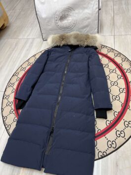 Canada Goose Waterproof Down Jackets for Rainy Winters E22-Mystique