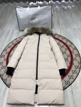 Canada Goose Down Jackets with Windproof Technology - Beat the Chill E22-Mystique