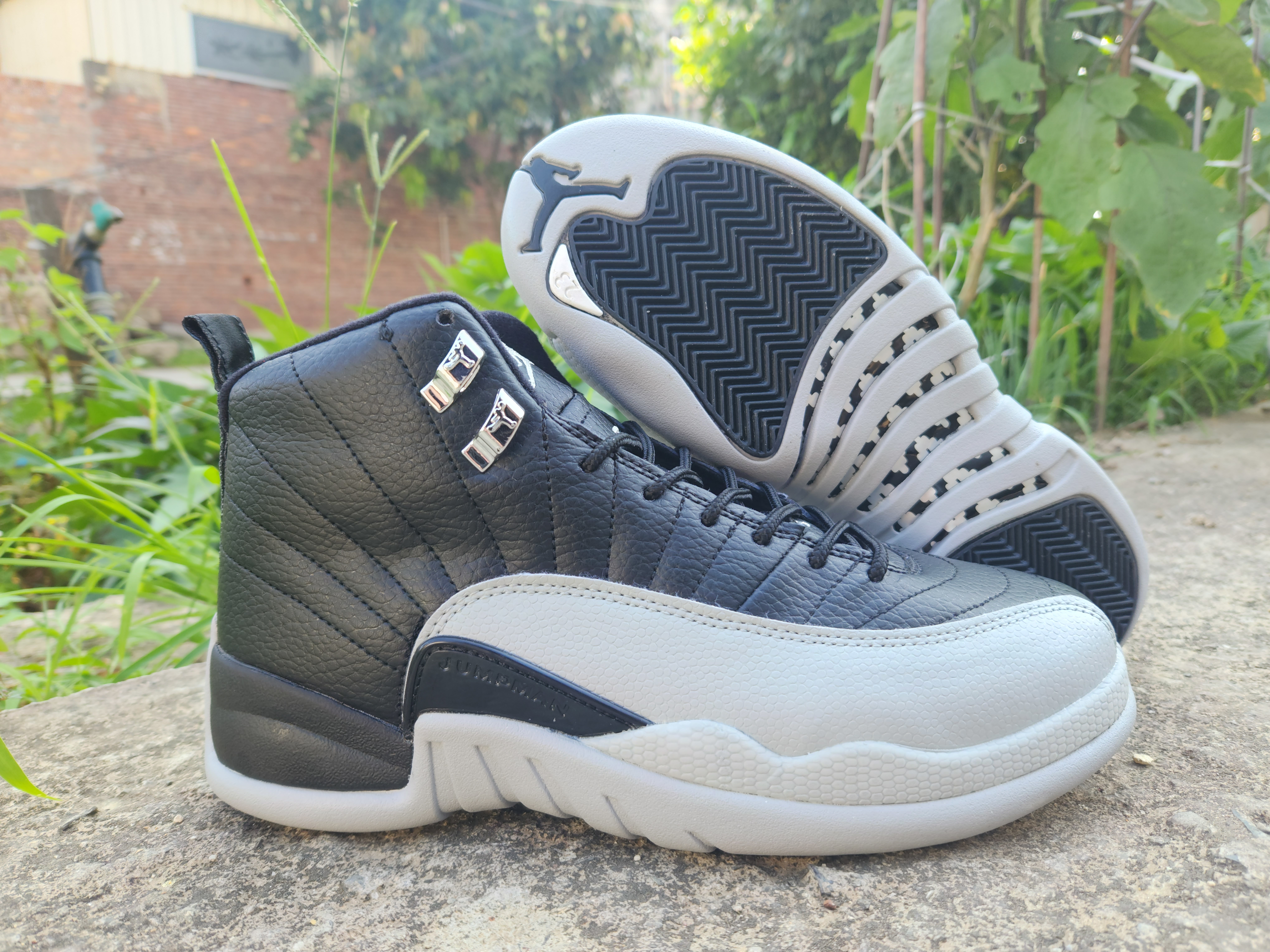 Air Jordan 12 Black/Light Grey